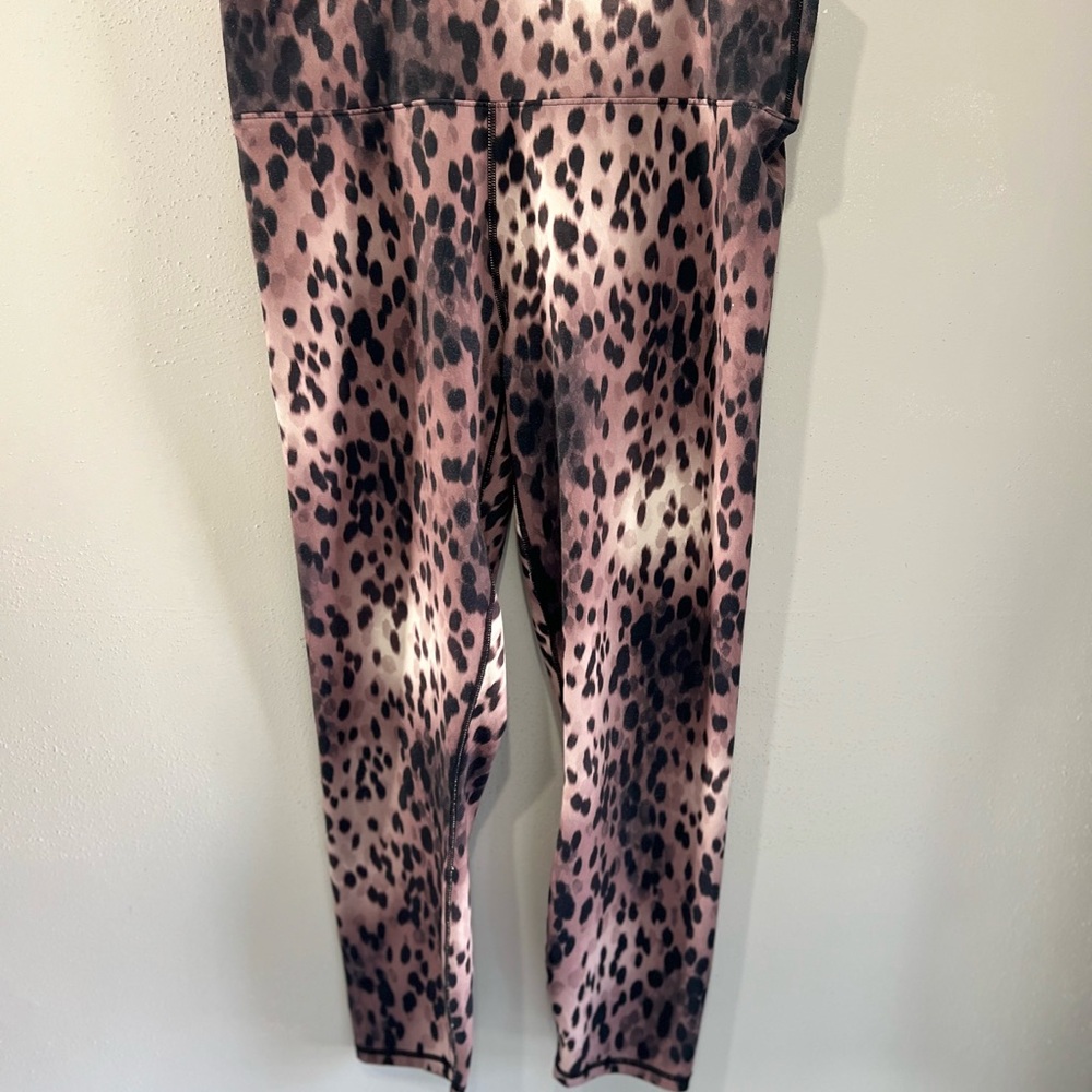 Fabletics Legging Womens Large Leopard Print Active Yoga - Black & Brown. Large